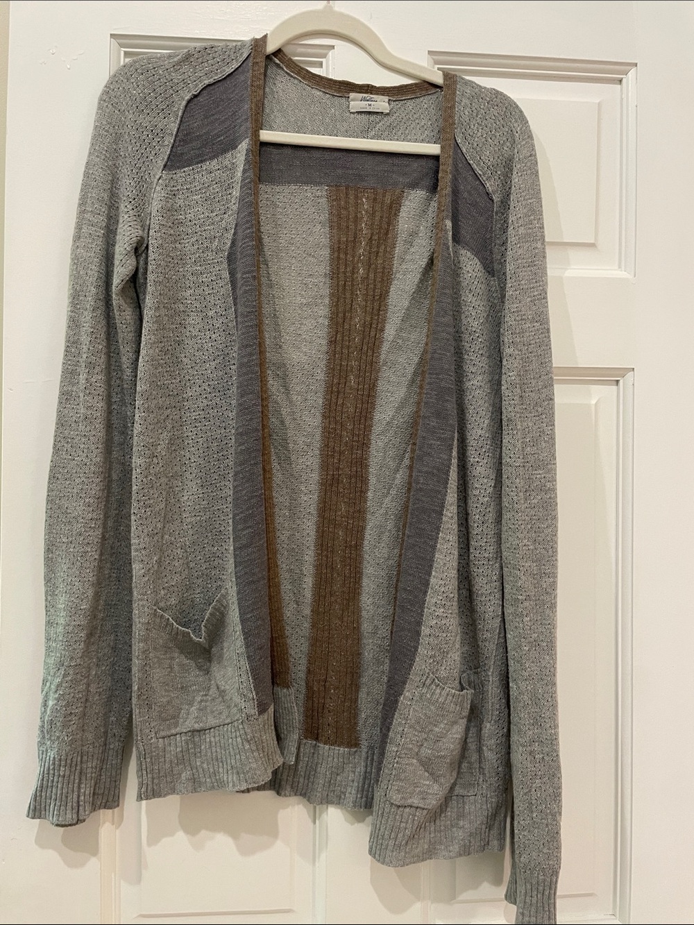 Women's Light Gray Open-Front Cardigan with Brown Trim